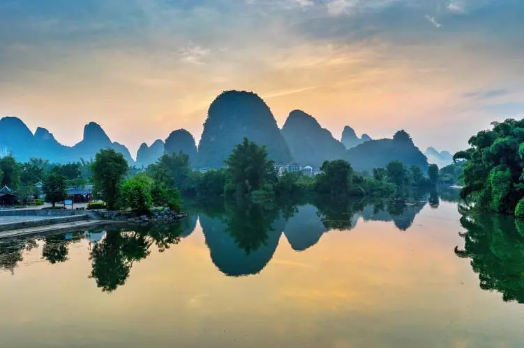 智慧工厂绿色绿色
